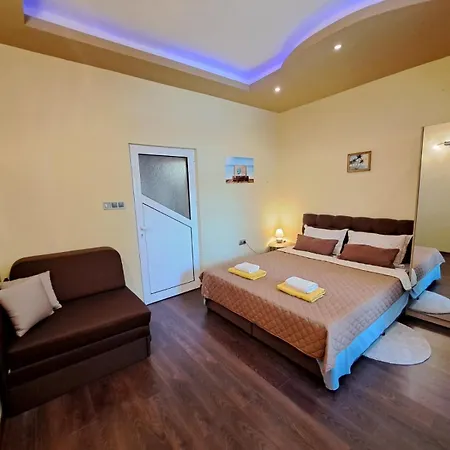 Sea Vibes - Free Public Parking, Wifi, Cable & Smart Tv, 0,9 Km To * Varna